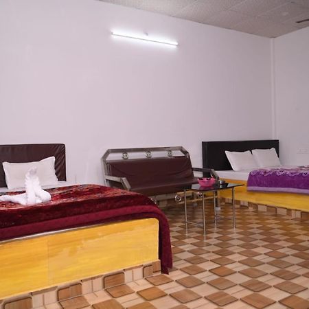Chang Ghar Resort Kāziranga Buitenkant foto