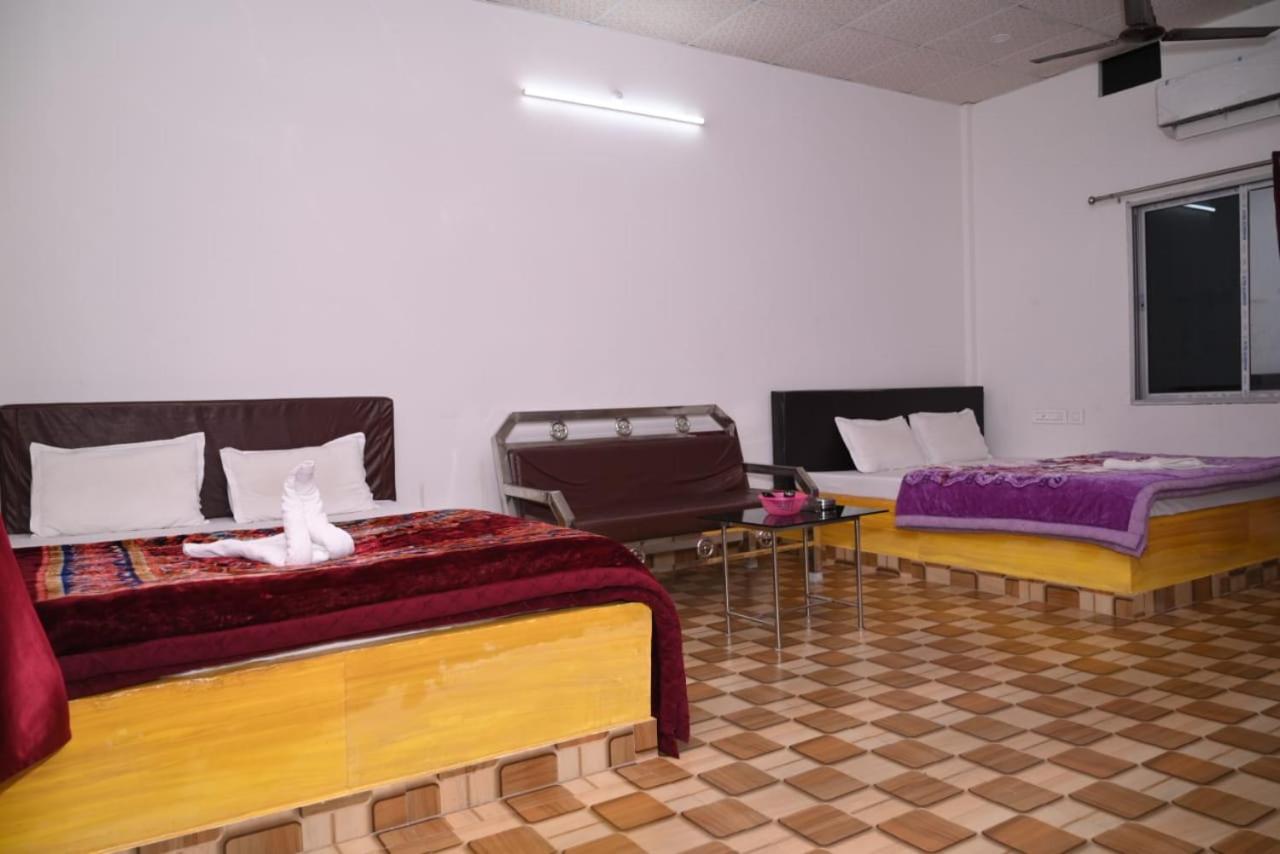 Chang Ghar Resort Kāziranga Buitenkant foto