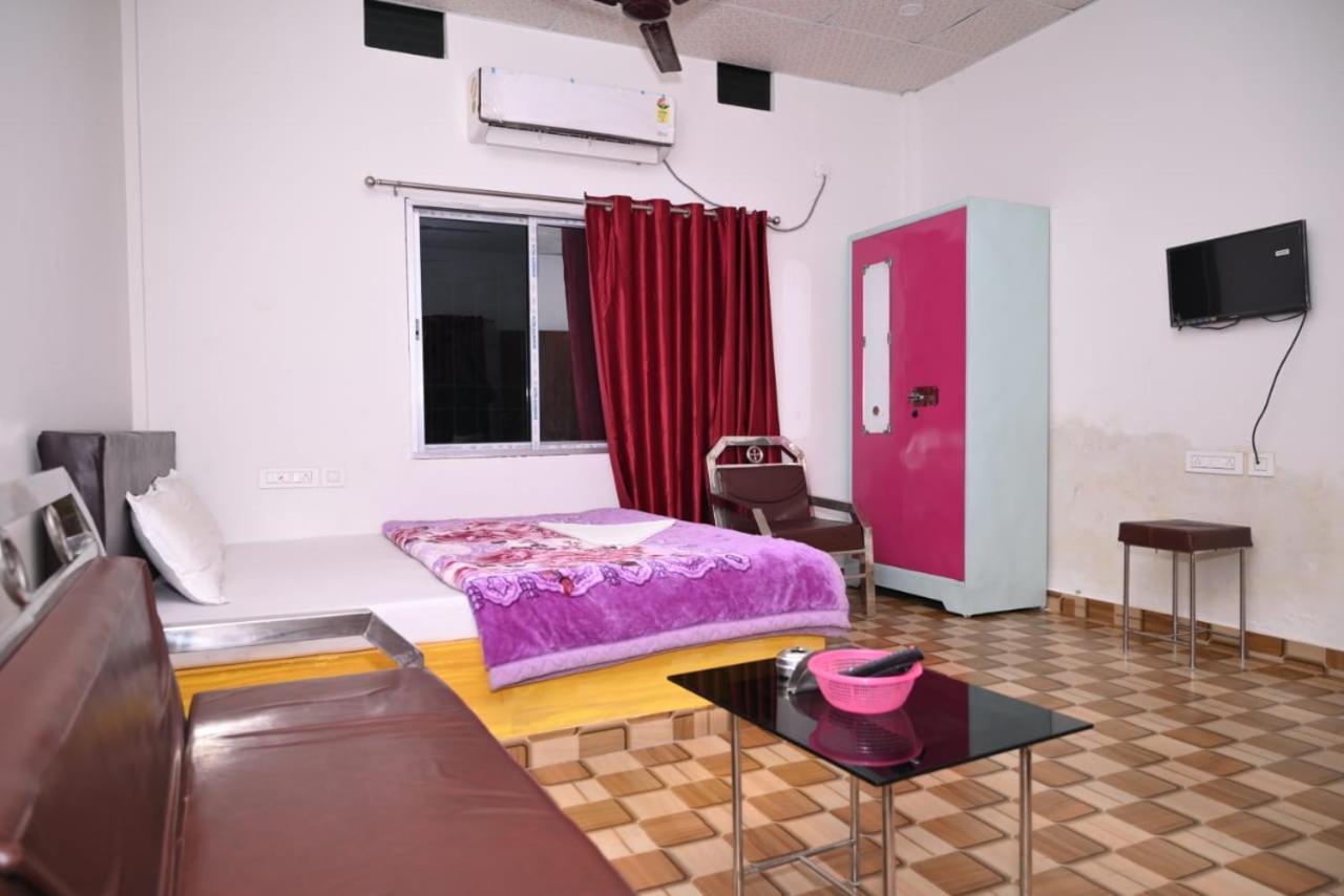 Chang Ghar Resort Kāziranga Buitenkant foto