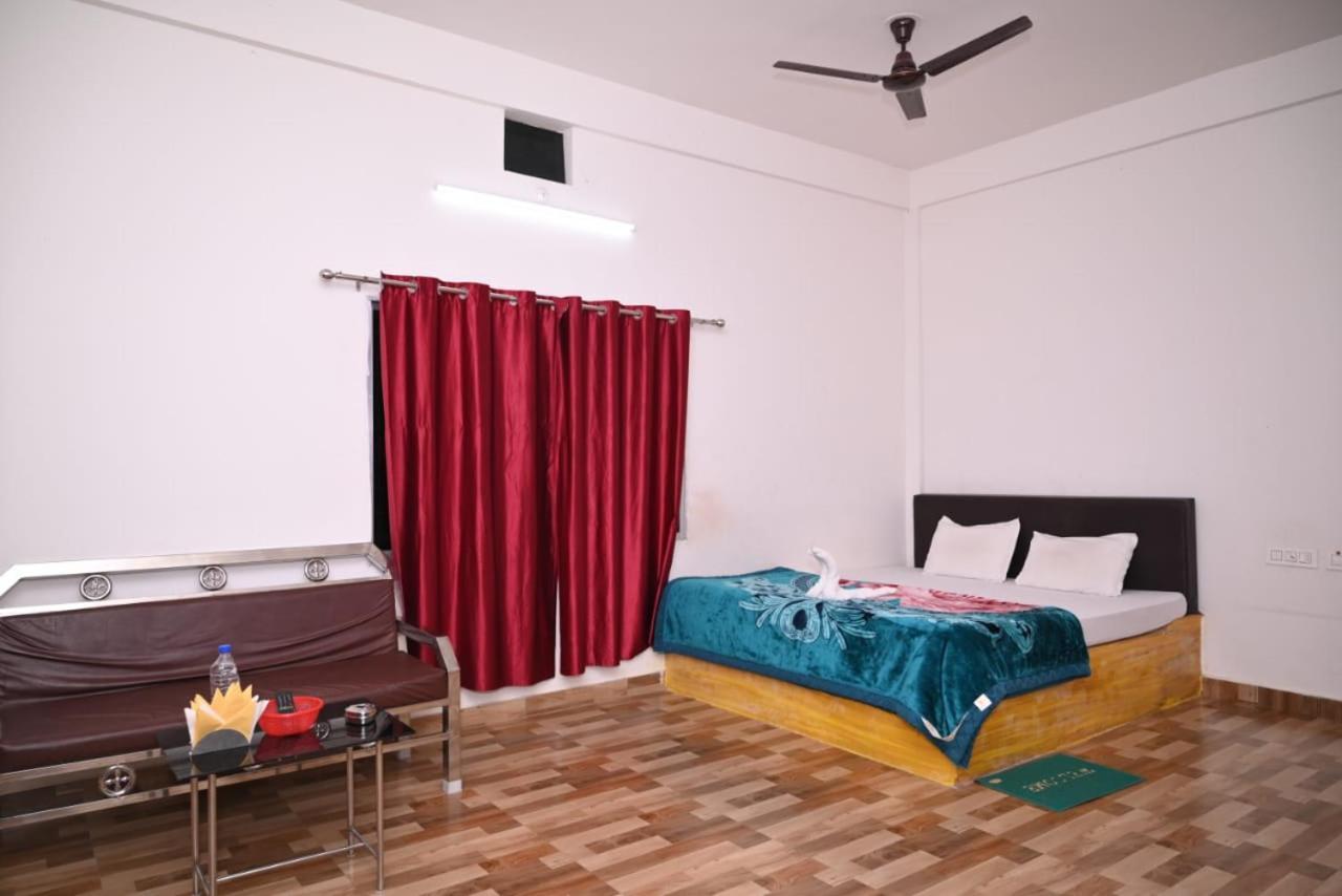 Chang Ghar Resort Kāziranga Buitenkant foto